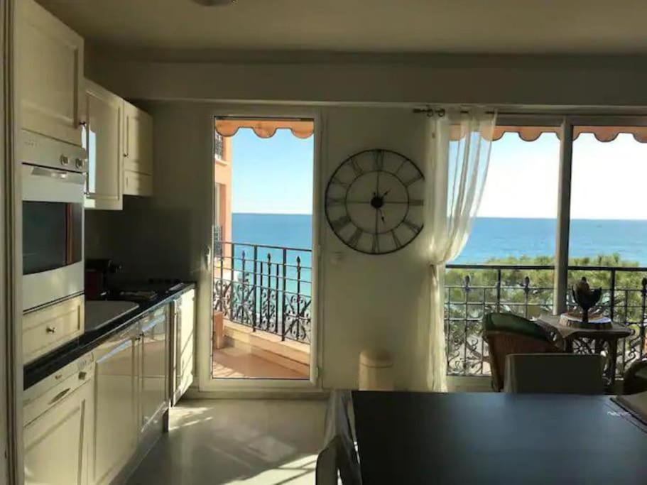 Victoria Bilocale Centro Citta E Vista Mare Apartment Menton Bagian luar foto